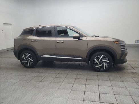 Used 2025 Nissan Kicks SV FWD image 11