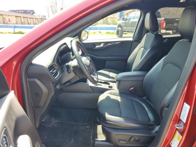 Used 2023 Ford Escape ST-Line w/ Tech Pack #1 AWD/4WD image 13