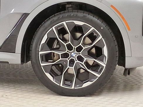Certified 2023 BMW X7 xDrive40i w/ M Sport Package image 10
