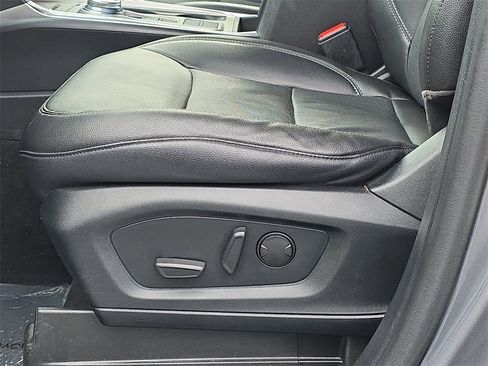 Used 2022 Ford Explorer Limited image 34