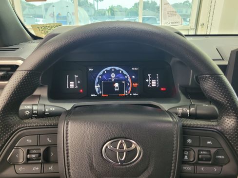 Certified 2026 Toyota Tacoma SR5 AWD/4WD image 30