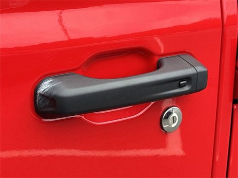 Certified 2025 Jeep Wrangler Sahara image 29