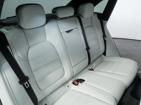 New 2026 Porsche Macan GTS image 22