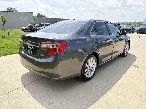 Used 2012 Toyota Camry XLE w/ Convenience Pkg FWD image 6