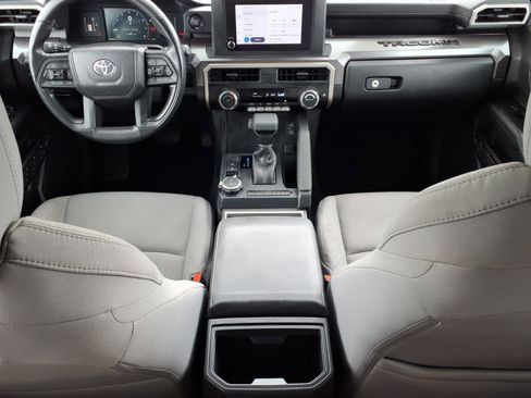 Used 2025 Toyota Tacoma SR5 AWD/4WD image 12