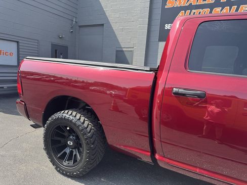 Used 2018 RAM 1500 Express AWD/4WD image 9