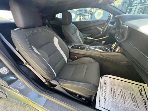 Used 2022 Chevrolet Camaro LT w/ RS Package image 8
