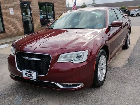 Used 2018 Chrysler 300 Touring w/ Driver Convenience Group RWD image 1