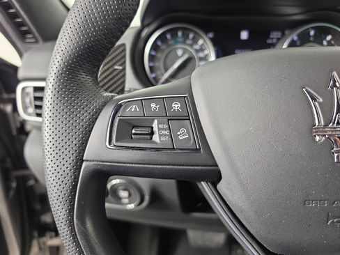 Used 2022 Maserati Levante Modena AWD/4WD image 21