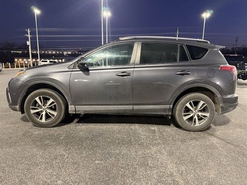 Used 2018 Toyota RAV4 XLE image 2