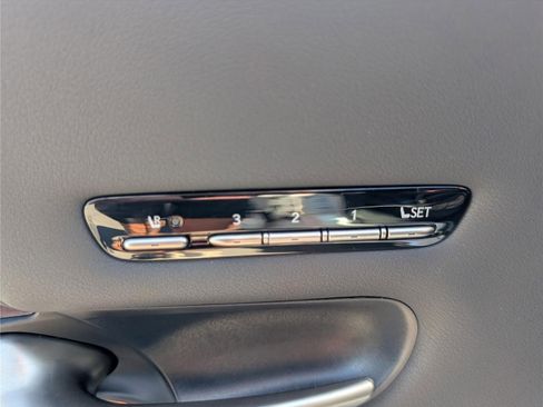 Used 2020 Lexus LS 500h AWD w/ Luxury Package image 22