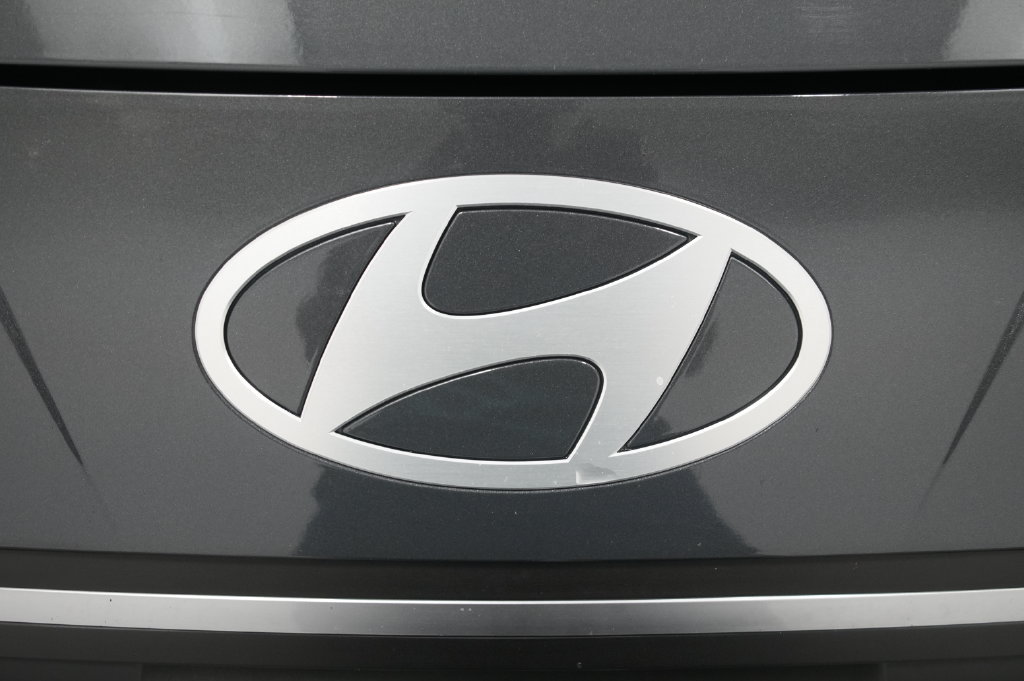 Used 2024 Hyundai Elantra SE FWD image 11