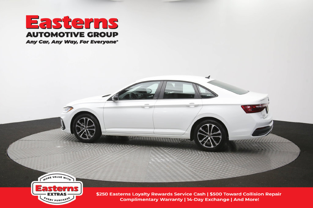 Used 2025 Volkswagen Jetta Sport FWD image 61