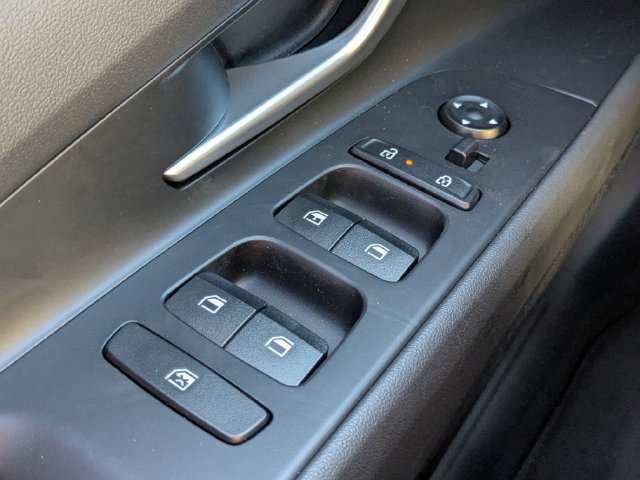 Used 2026 Hyundai Elantra SE FWD image 24