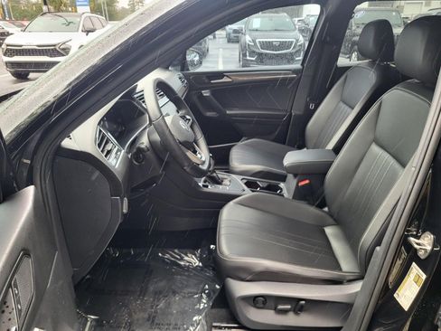 Used 2023 Volkswagen Tiguan SE R-Line FWD image 11