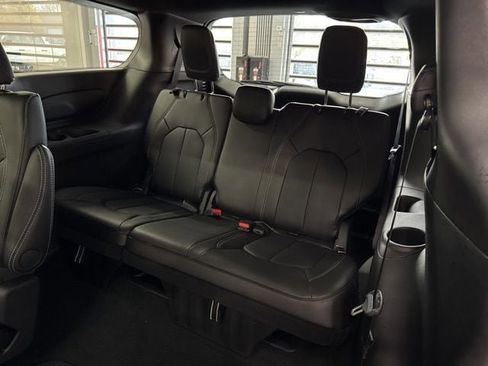 New 2026 Chrysler Pacifica Select w/ S Appearance Package image 31