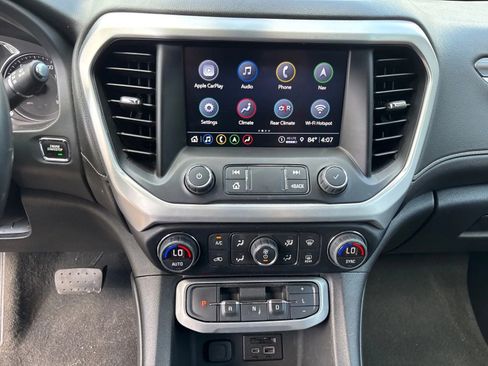 Used 2023 GMC Acadia SLT image 18