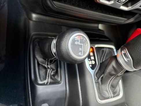 Used 2023 Jeep Gladiator Overland AWD/4WD image 25