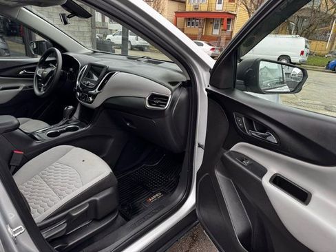 Used 2019 Chevrolet Equinox LS w/ LS Convenience Package image 29