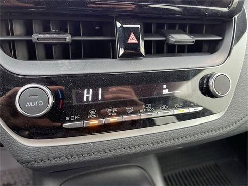 Used 2023 Toyota Corolla SE image 19
