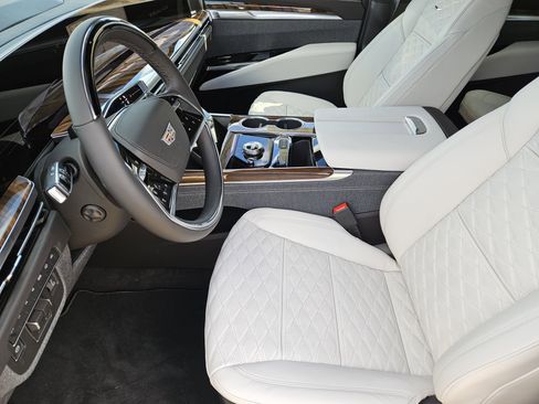 New 2026 Cadillac Escalade Platinum Sport w/ LPO, ONYX Package image 9