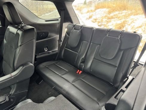 Used 2025 Ford Explorer ST image 9