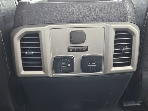 Used 2022 Ford F250 Lariat w/ Black Appearance Package image 27