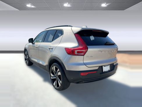 Certified 2023 Volvo XC40 B5 Plus w/ Climate Package AWD/4WD image 3