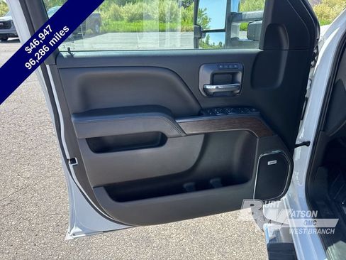 Used 2019 GMC Sierra 2500 Denali w/ Duramax Plus Package AWD/4WD image 16