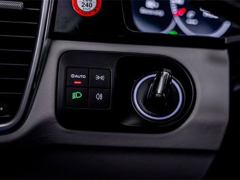 Used 2022 Porsche Cayenne S image 49