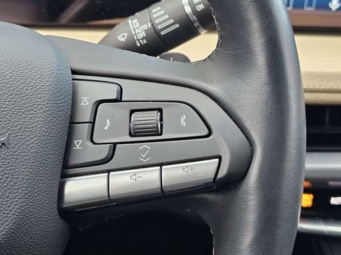 Used 2025 Cadillac XT4 Premium Luxury FWD image 25