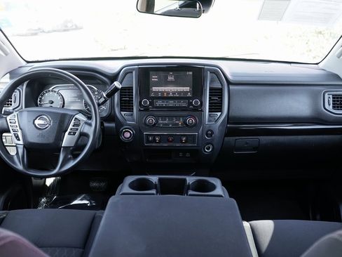 Used 2022 Nissan Titan SV image 25