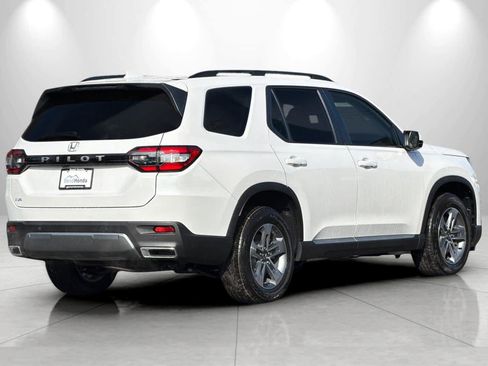 New 2026 Honda Pilot EX-L image 2