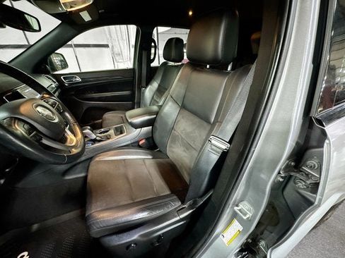 Used 2020 Jeep Grand Cherokee Altitude image 18