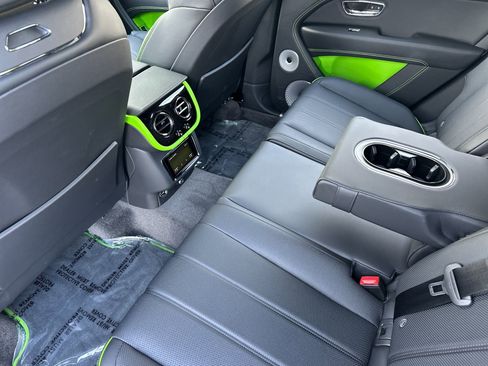 New 2025 Bentley Bentayga image 10
