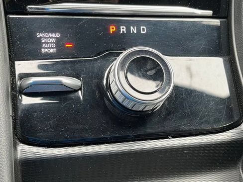 Used 2024 Jeep Grand Cherokee Limited AWD/4WD image 16