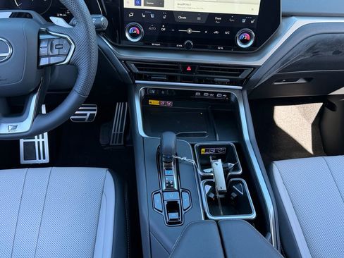 New 2026 Lexus TX 500h AWD image 11