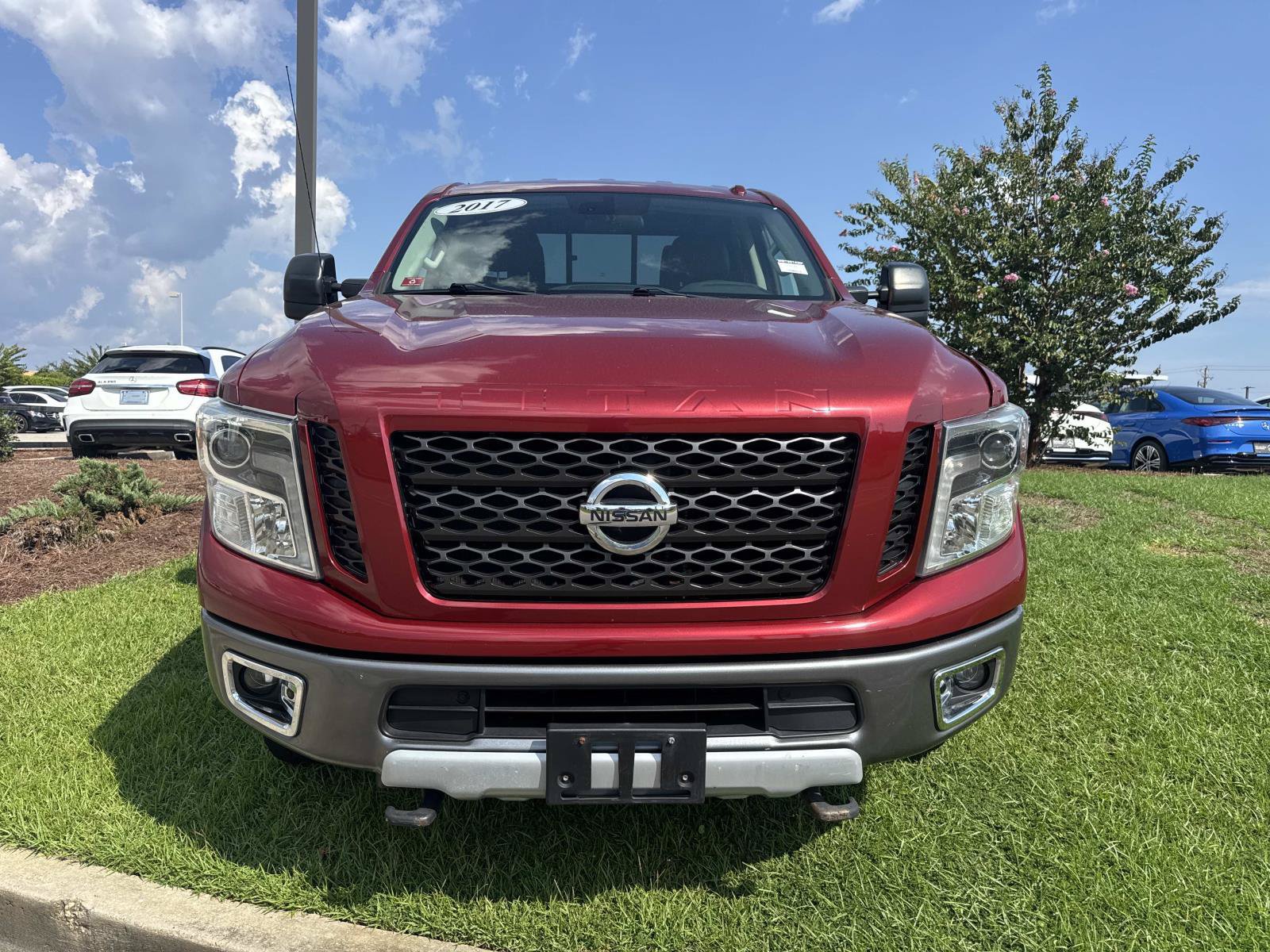 Used 2017 Nissan Titan PRO-4X AWD/4WD image 2