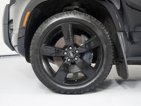 Used 2024 Land Rover Defender 90 X-Dynamic SE AWD/4WD image 9