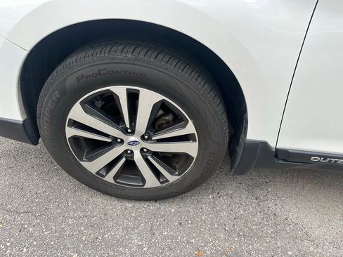 Used 2019 Subaru Outback 3.6R Limited w/ Popular Package #2 image 10