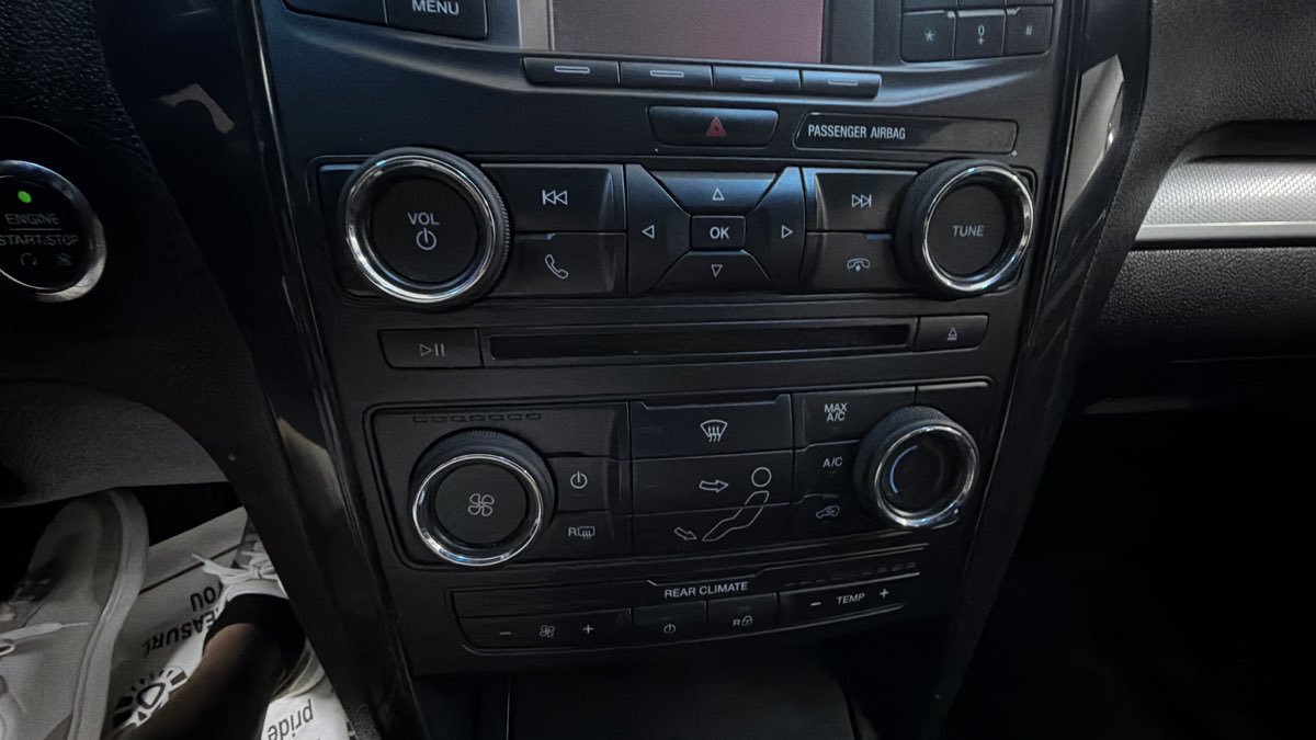 Used 2016 Ford Explorer XLT FWD image 19
