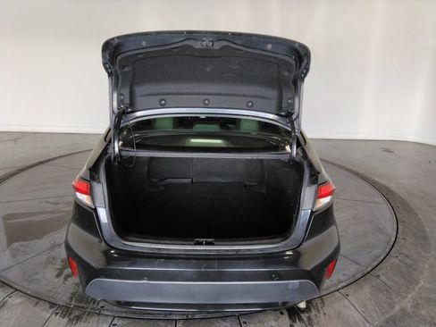 Used 2022 Toyota Corolla LE image 9