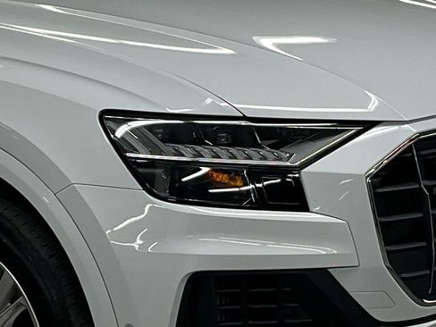 Used 2023 Audi Q8 Premium image 41