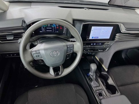 Used 2025 Toyota Camry LE FWD image 21