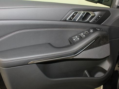 New 2026 BMW X5 xDrive40i w/ Premium Package image 12