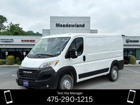Used 2025 RAM ProMaster 2500 w/ Premium Convenience Group FWD image 1