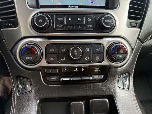 Used 2018 Chevrolet Suburban LT AWD/4WD image 51