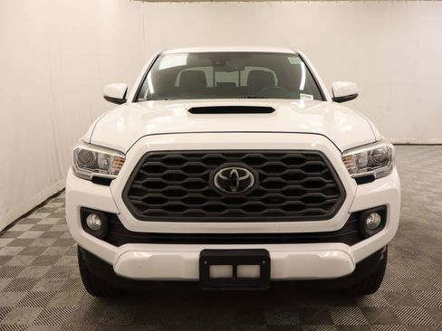 Used 2020 Toyota Tacoma TRD Sport w/ Technology Package AWD/4WD image 4