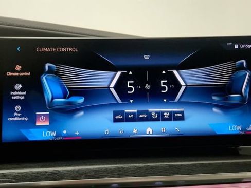 Used 2025 BMW i7 xDrive60 AWD/4WD image 69