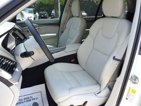 Certified 2025 Volvo XC90 B6 Plus w/ Protection Package Premier AWD/4WD image 11